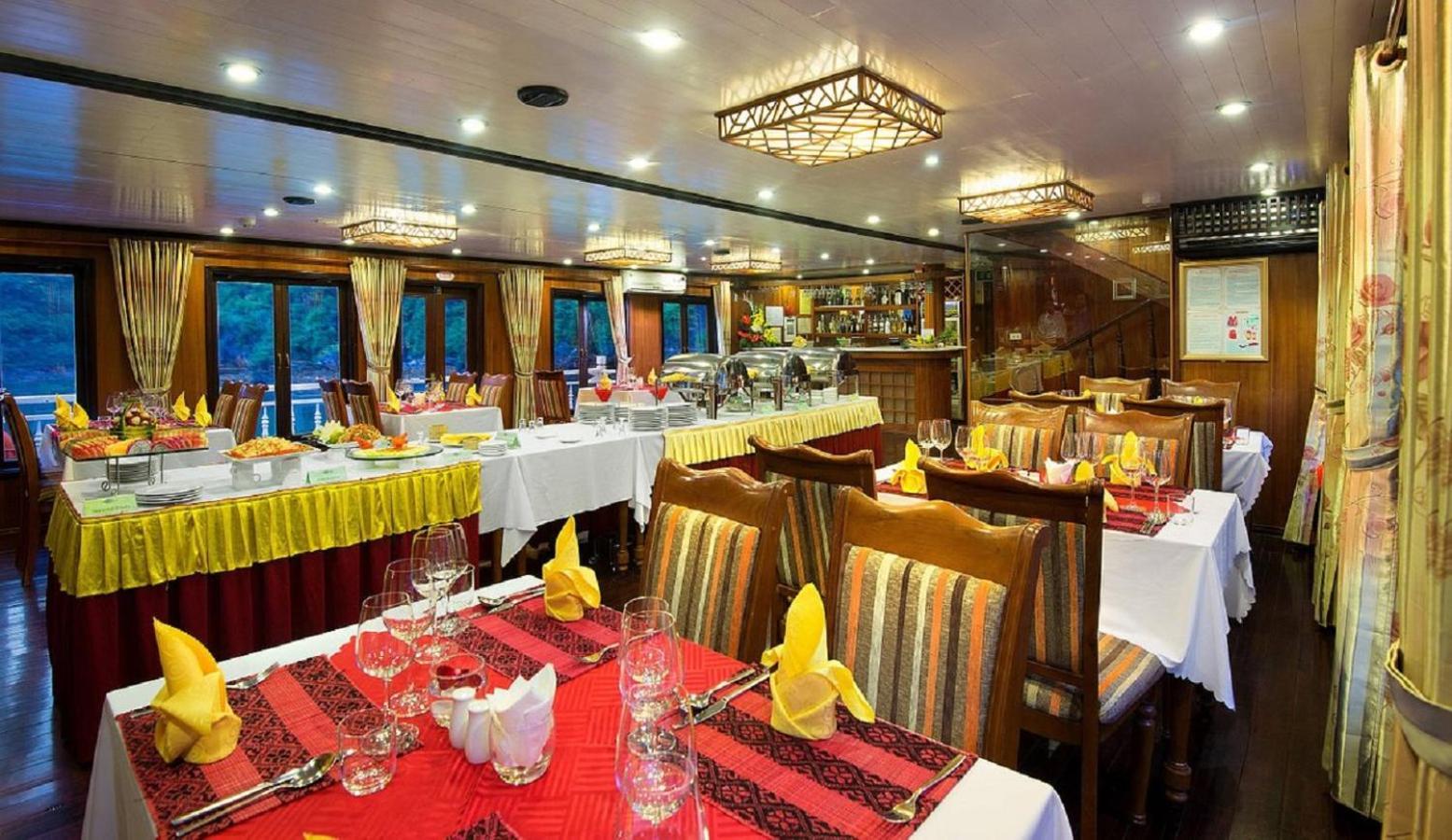 הלונג Royal Palace Cruise מראה חיצוני תמונה